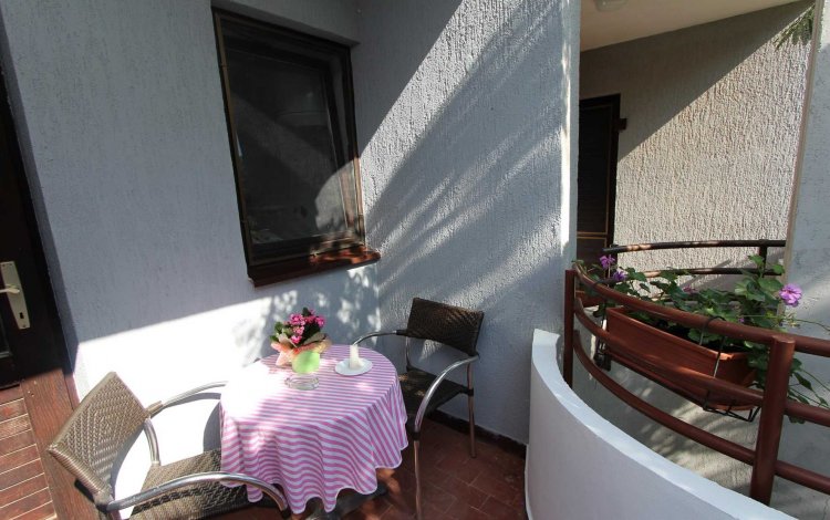 VESNA One-Bedroom Apartment