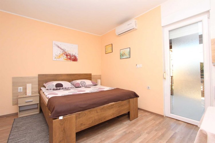 EVA Double Room with Kitchenette and Sea View 1