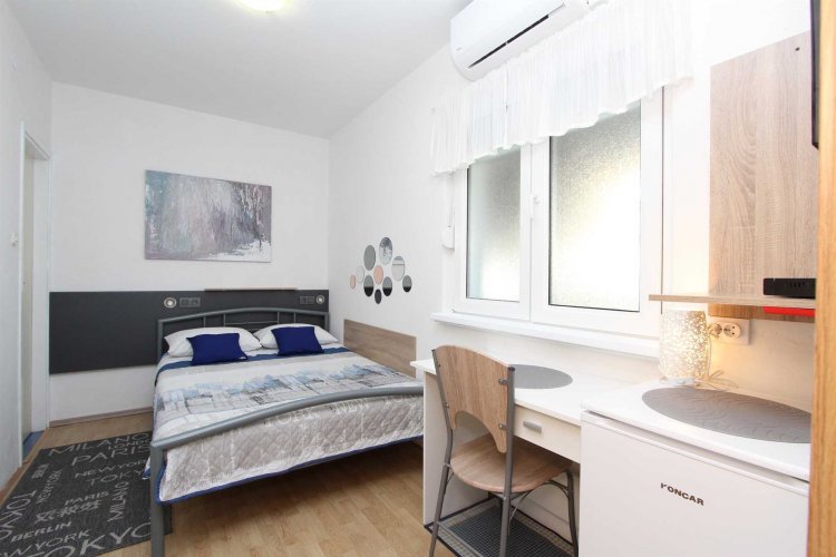 EVA Single Room 4