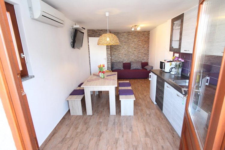 KIWI Comfort One-Bedroom Apartment