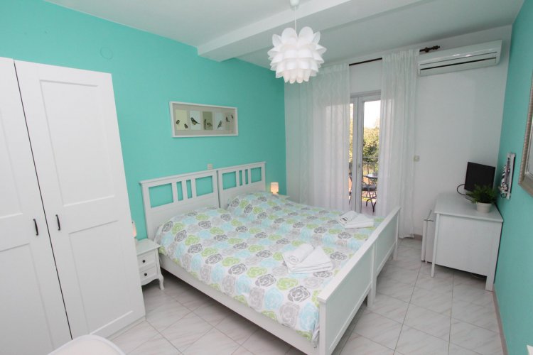 AMBIENTI Twin Room with Balcony 5