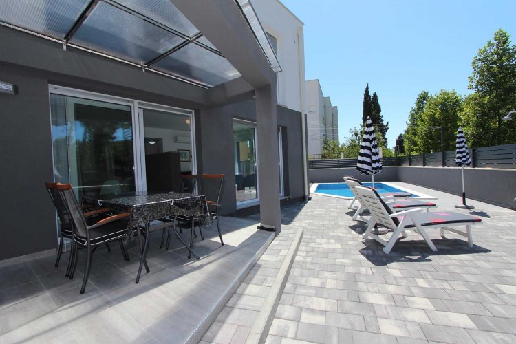 KARLO 2 Holiday Home with Pool (sa bazenom)