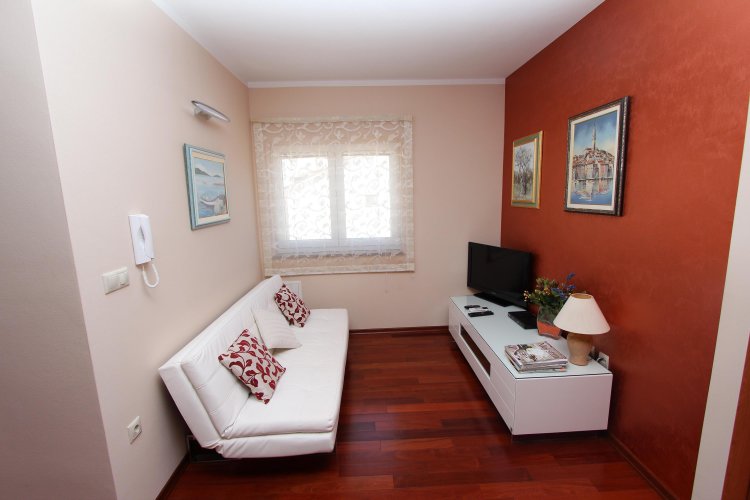 GAGA One-Bedroom Apartment with Balcony