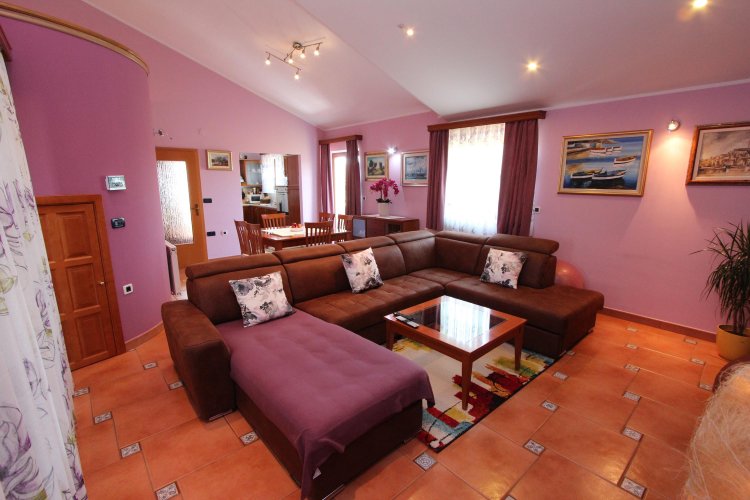 PERO Three-Bedroom Apartment