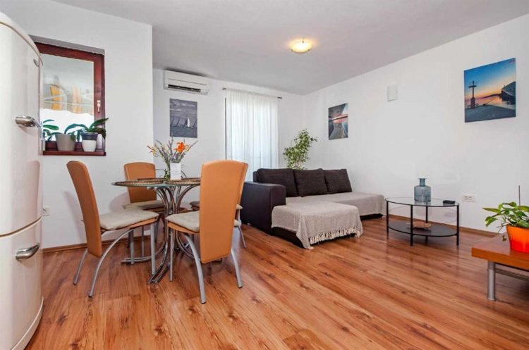 THALASSA Two-Bedroom Apartment with Balcony