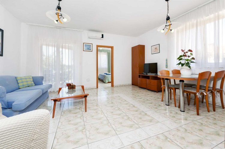 VILLA MAREONDA One-Bedroom Apartment 101